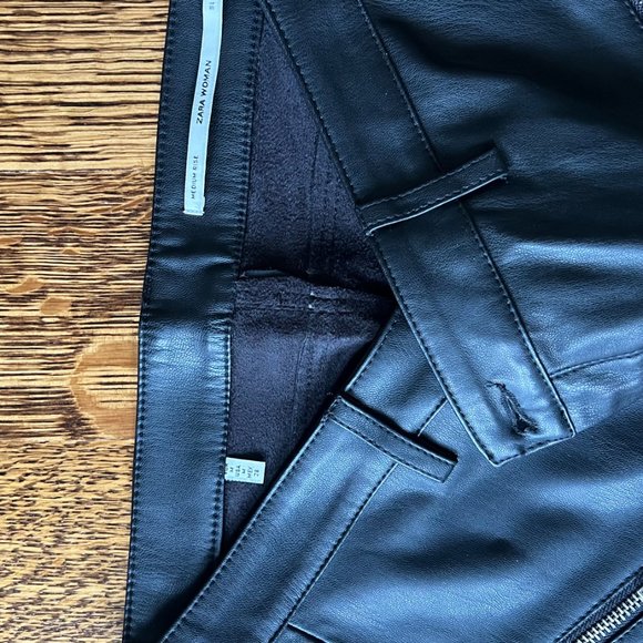 ZARA LEATHER PANTS - IT GIRL FAUX LEATHER PANTS WITH RIBBING AND ZIPPER Size M - Picture 3 of 14